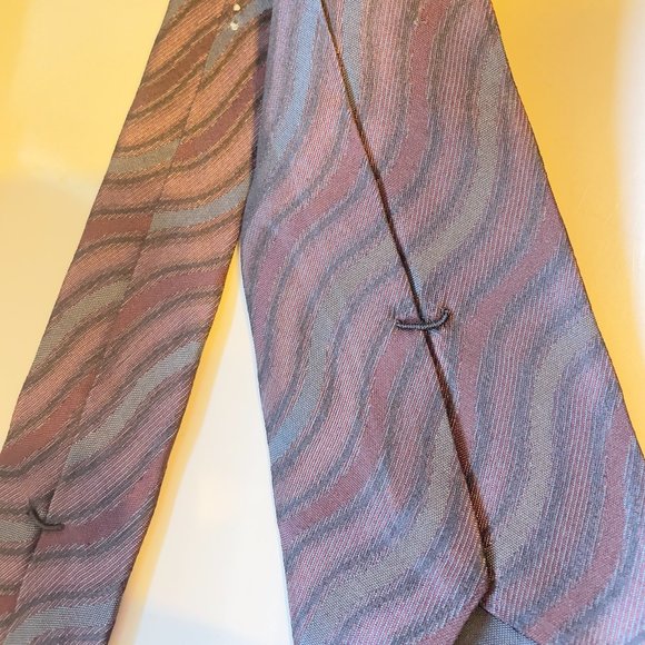 VINTAGE TIE  100% SILK - Picture 4 of 4